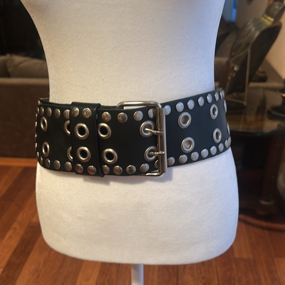 Wide Metal Studs belt - Picture 4 of 5